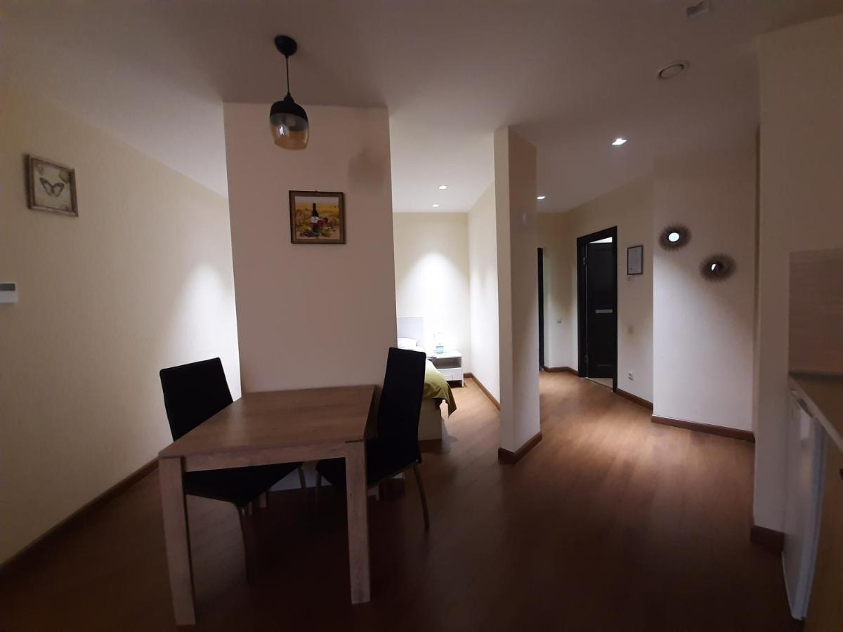 Pride Properties Welcomes You At 17 Buzant St 11-166 Yerevan Armenia Exterior foto