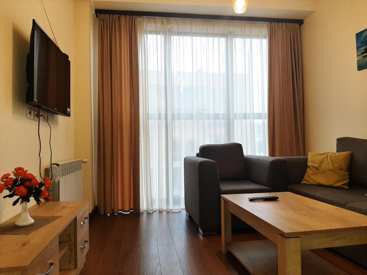 Pride Properties Welcomes You At 17 Buzant St 11-166 Yerevan Armenia Exterior foto